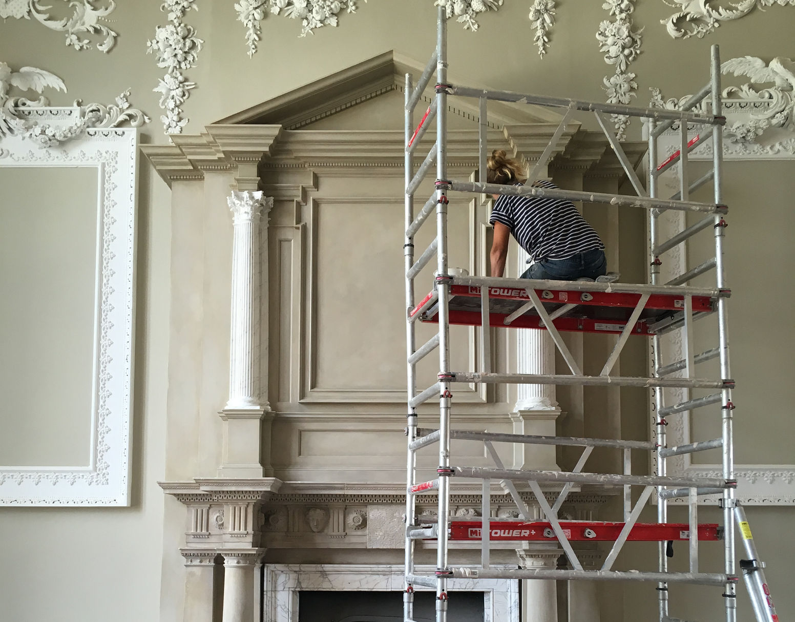 Specialist wall finish