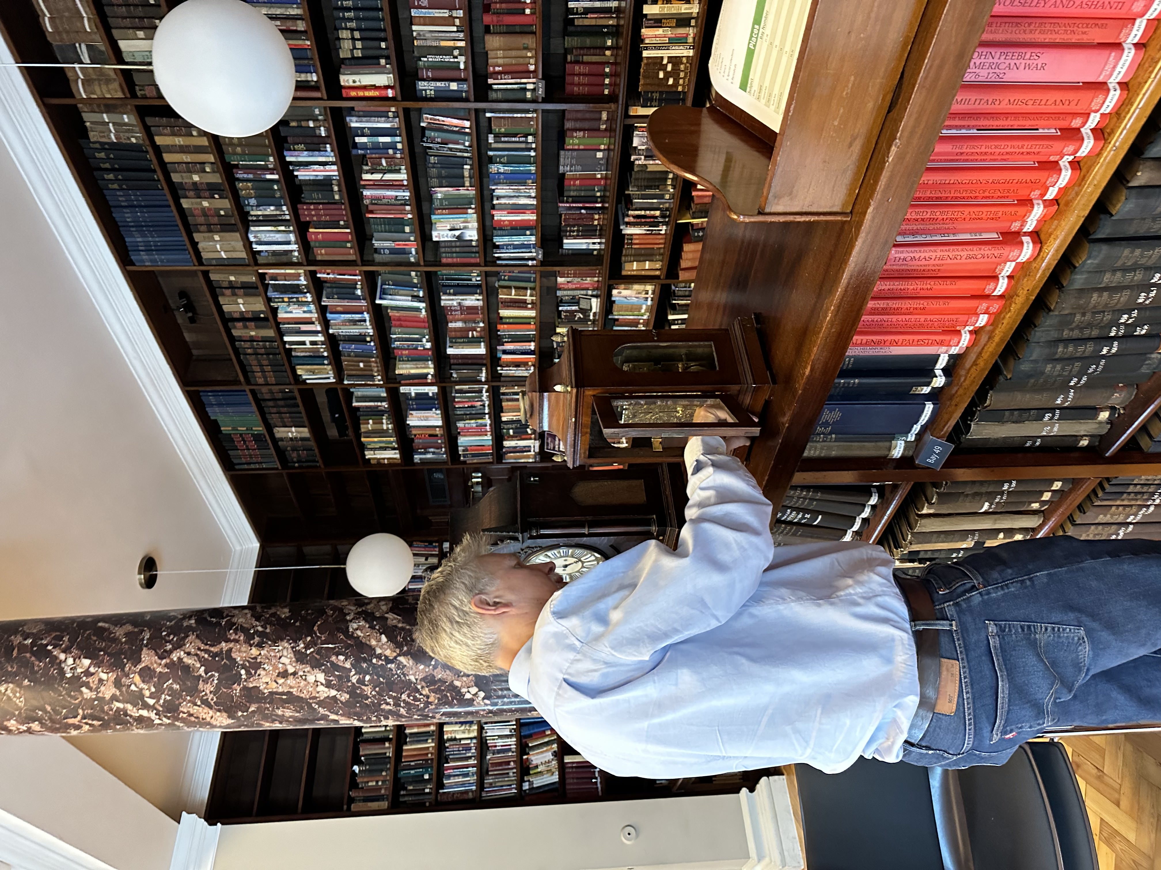 Installation of a clock following restoration